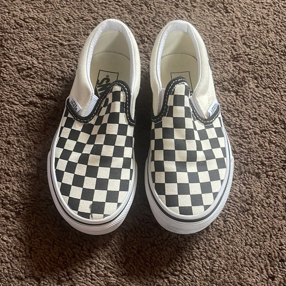 Perfect condition worn 1 time vans size 12 black and cream/white